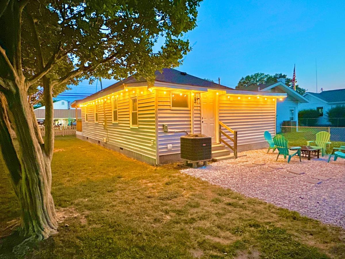 Cottage In Heart Of Colonial Beach, 7 Mins Walk To The Beach Exterior foto