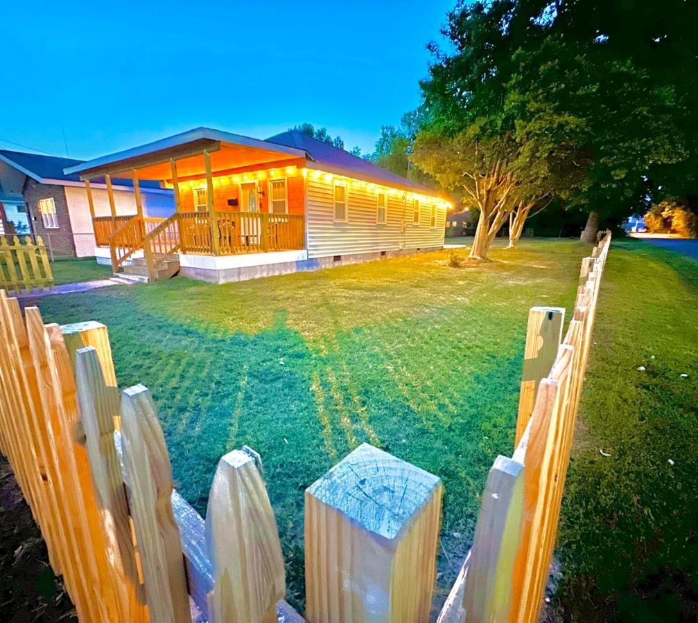 Cottage In Heart Of Colonial Beach, 7 Mins Walk To The Beach Exterior foto